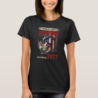 45 Years Old Deer Hunter Born In 1977 45th Birthda T-Shirt