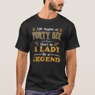 46 Years Old Vintage Birthday  Women Life Begins A T-Shirt