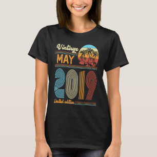 4 Years Old Birthday  Vintage May 2019 Girls Boys T-Shirt