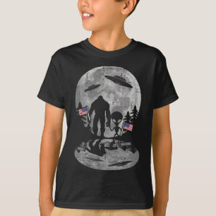 4th Of July Bigfoot Alien Ufo Funny Patriotic Wome T-Shirt