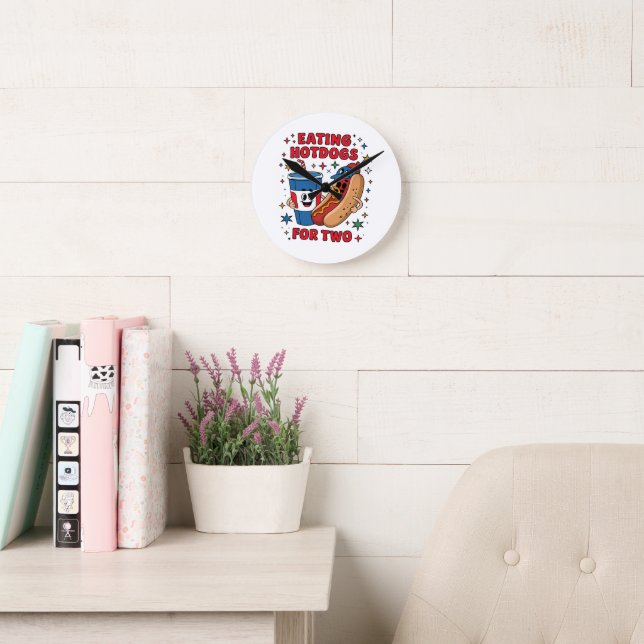 4th Of July Cute Hotdogs Round Clock (Reading Room)