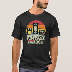 61 Year Old Vintage 1962 61st Birthday for Women M T-Shirt