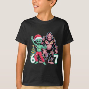 6 7 Meme Christmas Alien Sasquatch Six Seven Fun T-Shirt