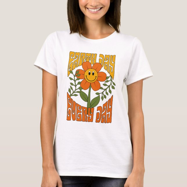 70's Retro Smiling Daisy Flower T-Shirt (Front)