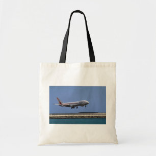 747 landing, Honolulu, Hawaii, U.S.A. Tote Bag