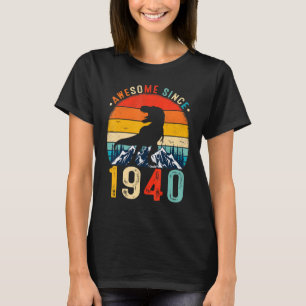82 Years Old Awesome Since 1940 Dinosaur 82th Birt T-Shirt