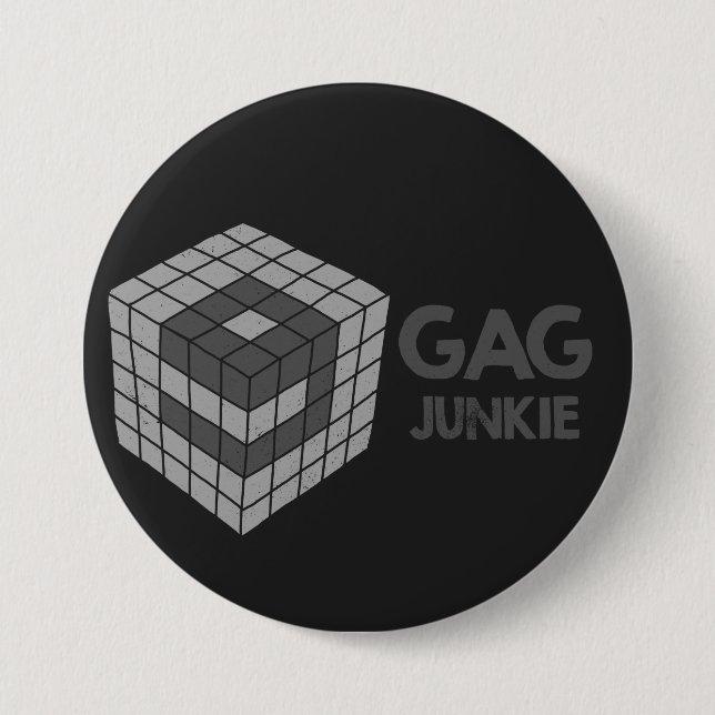 9gag junkie logo in cube 7.5 cm round badge (Front)
