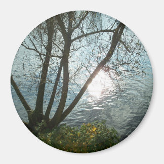 A autumn day by the lake magnet