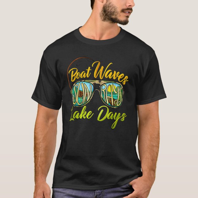 A Boat Waves Sun Rays Lake Days Summer Quote Holid T-Shirt (Front)