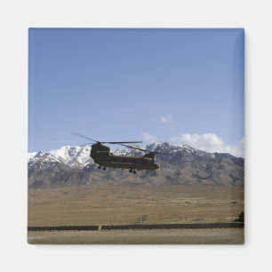 A CH-47 Chinook takes off Magnet