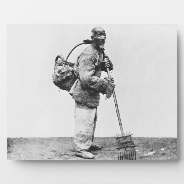 A Chinese day labourer, c.1870 (b/w photo) Plaque (Front)