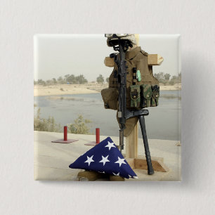 A fallen soldiers gear display 15 cm square badge