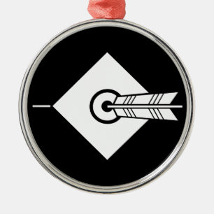 a hit arrow metal tree decoration