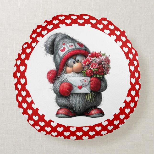 "A Love Note for You" Valentine Gnome Round Cushion (Front)