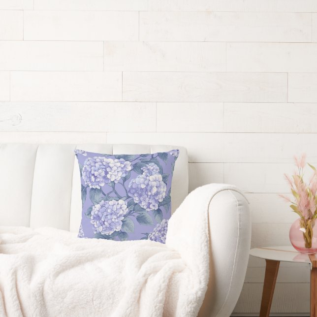 A pattern full of hydrangeas cushion (Couch)