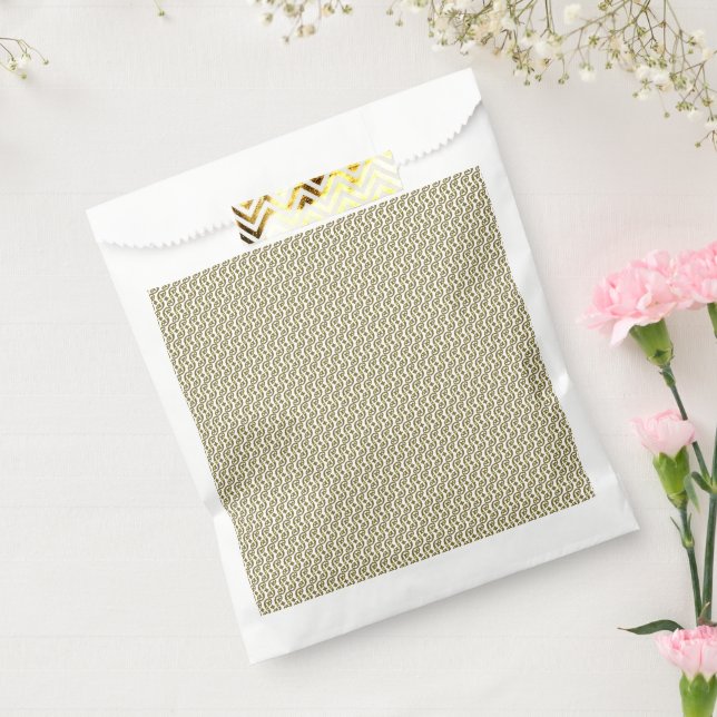 A rectangular rug with intricate geometric pattern favour bags (Sealed)