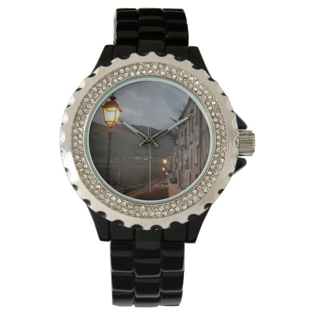 A refined clock watch (Front)