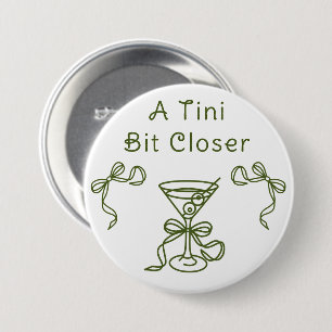 A Tini Bit Close Bridal Shower 7.5 Cm Round Badge
