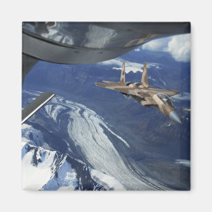 A US Air Force F-15C Eagle positioning itself Magnet