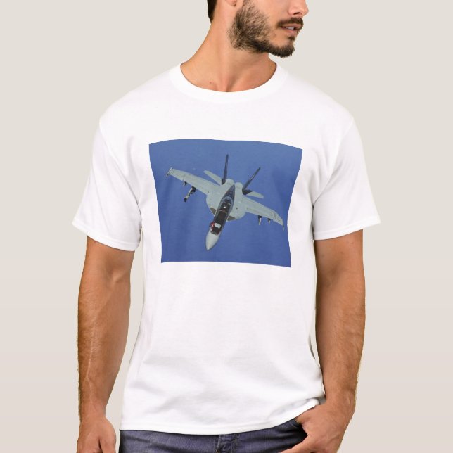 A US Navy F/A-18F Super Hornet in flight T-Shirt (Front)