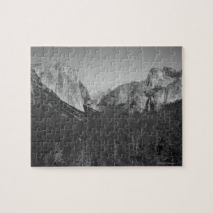 A view of the Yosemite Valley in Yosemite Jigsaw Puzzle