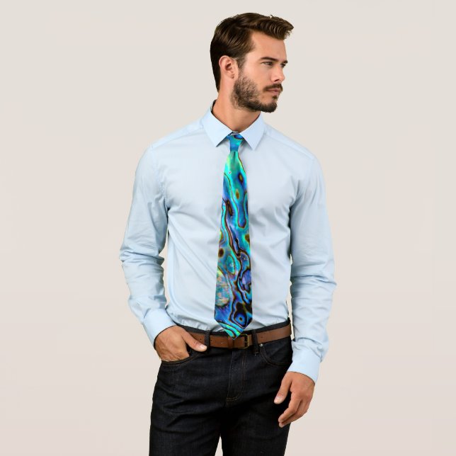 Abalone shell tie (In Situ)