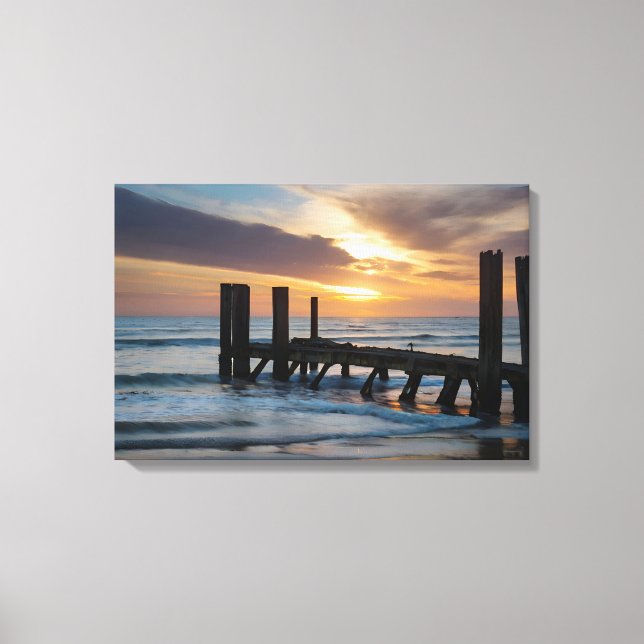 Abandoned pier at sea canvas print (Front)