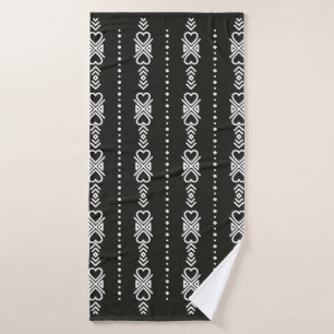Abstract aztec heart texture bath towel