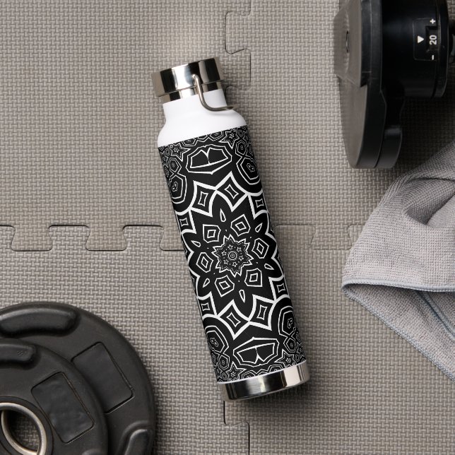 abstract black and white pattern water bottle (Gym)
