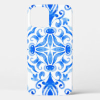 Abstract blue and white hand drawn tile seamless o