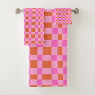 Abstract Chequered Shapes Pattern in Pink   Bath Towel Set