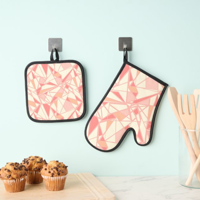 Abstract geometric pattern pink beige oven mitt & pot holder set (Insitu(Hanging))