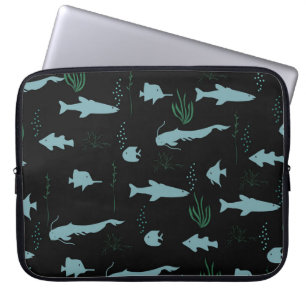 Abstract underwater pattern with fishes and seawee laptop sleeve