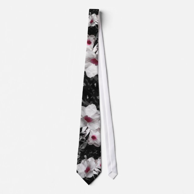 Accenting Beauty Tie (Front)