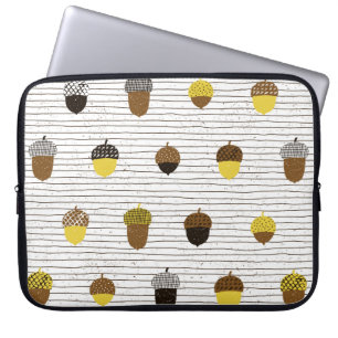 Acorn seamless pattern. Autumn surface decoration. Laptop Sleeve