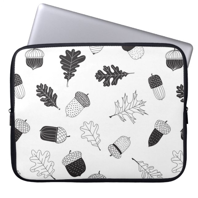 Acorns and leaves laptop sleeve (Front)