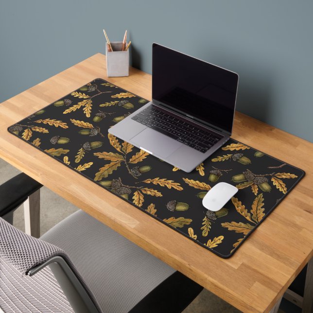 Acorns and oak leaves on black desk mat (Office 2)