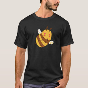 Adorable Happy Wild Bumble Bee Heart Eyes Love Flo T-Shirt