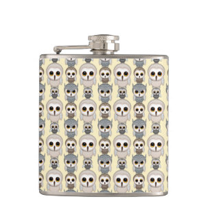 Adorable Owls Pattern on Light Yellow Background Hip Flask