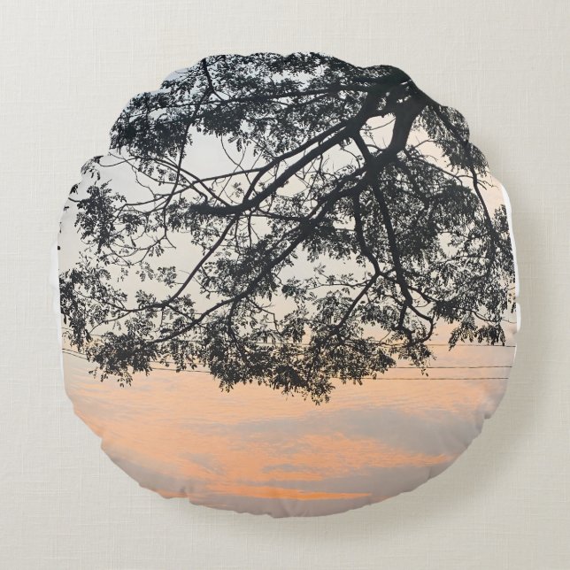 Aesthetic Tree Silhouette Against Pastel Sunset Sk Round Cushion (Front)