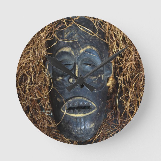 African mask round clock (Front)
