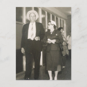 AIRPORT COUPLE #22 POSTCARD