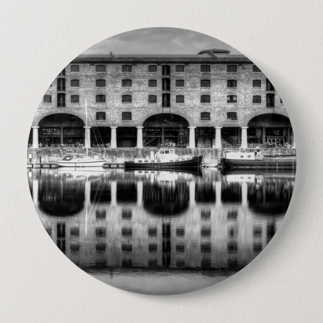 Albert Dock Liverpool 10 Cm Round Badge (Front)