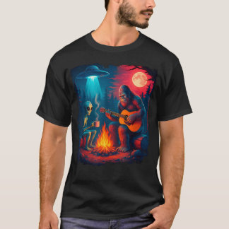 Alien And Bigfoot Campfire Moon Ufo Adventure T-Shirt