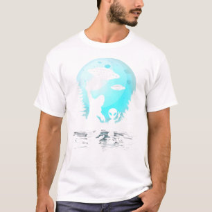 Alien And Bigfoot Full Moon Sasquatch Ufo For Men  T-Shirt
