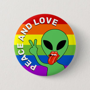 alien love 6 cm round badge