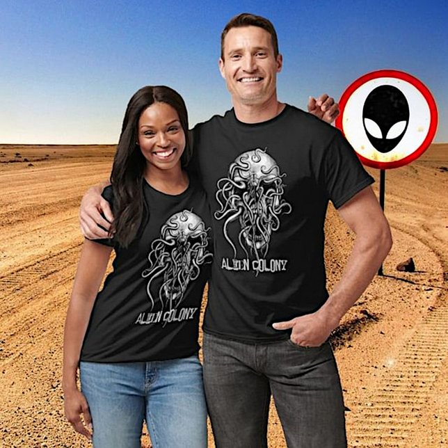 Alien Skull  T-Shirt (Creator Uploaded)