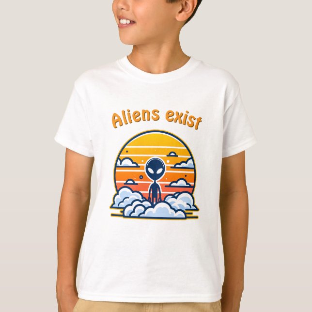 Alien Sunset Aesthetic | Sci-Fi Alien Sunset  T-Shirt (Front)