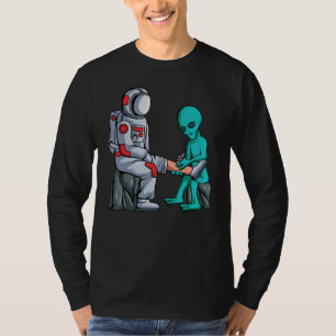 Alien Tattooist Astronaut Tattooing UFO Lover Tatt T-Shirt