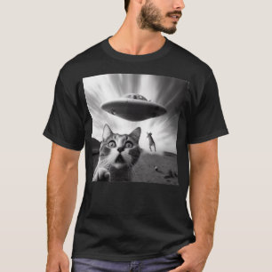 Alien UFO Funny Cat (2) T-Shirt